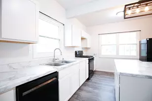 529 E McKenney St, Dixon, IL 61021 - Photo 14