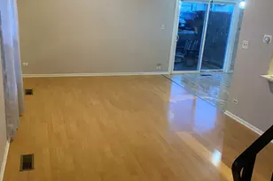 254 Acorn Dr, Streamwood, IL 60107 - Photo 2