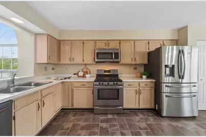 767 Grosse Pointe Circle, Vernon Hills, IL 60061 - Photo 10