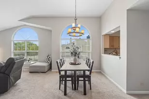 767 Grosse Pointe Cir, Vernon Hills, IL 60061 - Photo 4