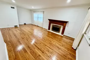 26 Windsor Dr, Oak Brook, IL 60523 - Photo 2