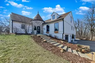 674 Plum Tree Rd, Barrington Hills, IL 60010 - Photo 2