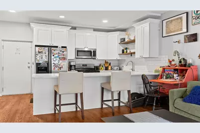 2524 W Bloomingdale Avenue #B, Chicago, IL 60647 - Photo 8