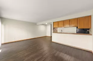 694 N Tamarac Blvd, Addison, IL 60101 - Photo 8