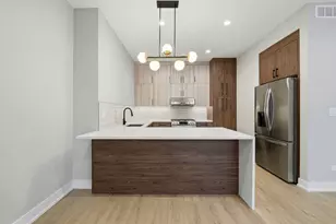 2355 W Flournoy St, Chicago, IL 60612 - Photo 4