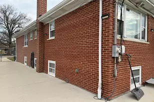 2571 Suffield St, Des Plaines, IL 60016 - Photo 8