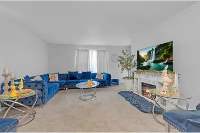 691 W Streamwood Boulevard #A, Streamwood, IL 60107 - Photo 2