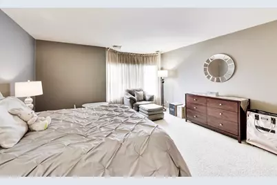 8640 Waukegan Road #229, Morton Grove, IL 60053 - Photo 16