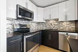 1700 E 56th St, Chicago, IL 60637 - Photo 8