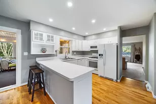 425 N Alfred Ave, Elgin, IL 60123 - Photo 8