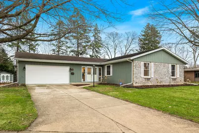 425 N Alfred Avenue, Elgin, IL 60123 - Photo 2