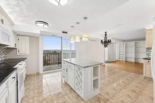 2 S Atrium Wy, Elmhurst, IL 60126 - Photo 2