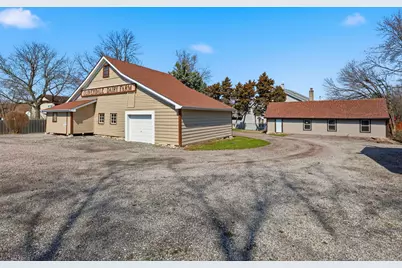 307 W Army Trail Road, Bloomingdale, IL 60108 - Photo 10