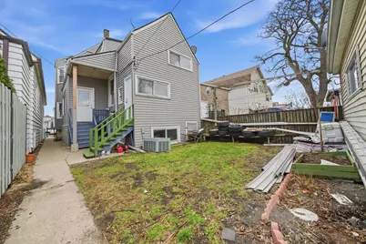 4706 W Berenice Avenue, Chicago, IL 60641 - Photo 32