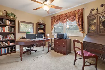 23W531 W Walnut Street, Roselle, IL 60172 - Photo 8