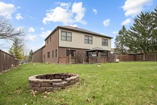 23W531 W Walnut St, Roselle, IL 60172 - Photo 36