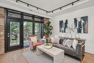 6526 S Ingleside Ave, Chicago, IL 60637 - Photo 2