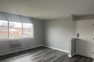 8805 Dee Rd, Des Plaines, IL 60016 - Photo 4