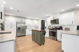 0S725 East St, Winfield, IL 60190 - Photo 10