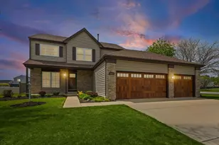 698 Juli Dr, South Elgin, IL 60177 - Photo 2