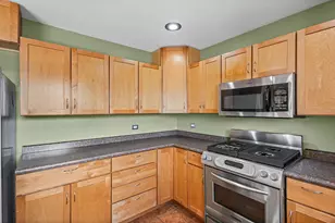 698 Juli Dr, South Elgin, IL 60177 - Photo 8