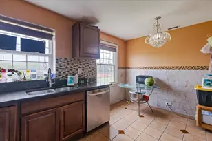 2133 W Highland Ave, Chicago, IL 60659 - Photo 16