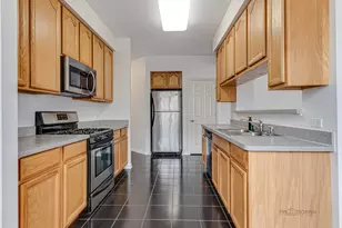 726 N Keystone Ln, Vernon Hills, IL 60061 - Photo 6