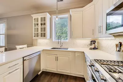 1910 W Addison Street #F, Chicago, IL 60613 - Photo 8