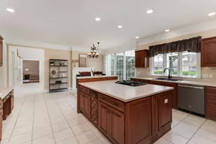 3 Strawberry Rd, Bloomington, IL 61704 - Photo 2