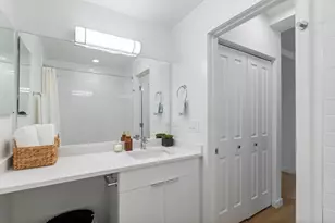 1650 W Roscoe St, Chicago, IL 60657 - Photo 14