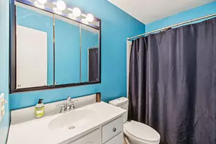 67 Woodhills Bay Rd, Fox Lake, IL 60020 - Photo 14