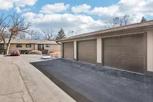 67 Woodhills Bay Rd, Fox Lake, IL 60020 - Photo 18