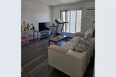 160 S Waters Edge Drive #302, Glendale Heights, IL 60139 - Photo 2