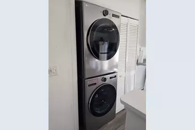 160 S Waters Edge Drive #302, Glendale Heights, IL 60139 - Photo 4