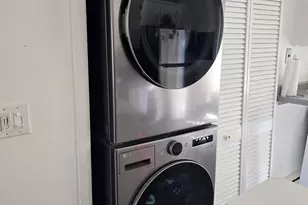 160 S Waters Edge Dr, Glendale Heights, IL 60139 - Photo 4