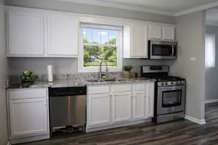 4627 Custer Ave, Lyons, IL 60534 - Photo 6