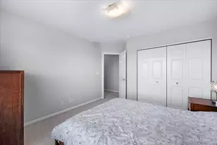 305 Colonial Dr, Vernon Hills, IL 60061 - Photo 24