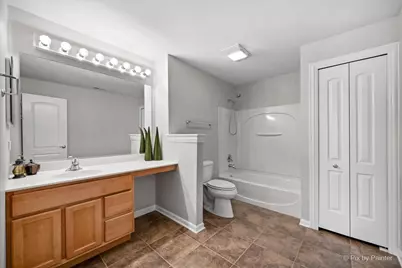 305 Colonial Drive, Vernon Hills, IL 60061 - Photo 36