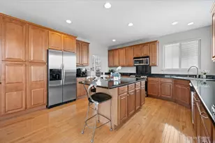 305 Colonial Dr, Vernon Hills, IL 60061 - Photo 10