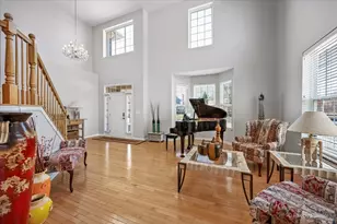 305 Colonial Dr, Vernon Hills, IL 60061 - Photo 6