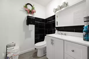 3432 W 60th Pl, Chicago, IL 60629 - Photo 4