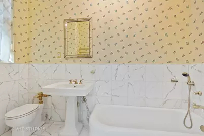 220 E Walton Place #9W, Chicago, IL 60611 - Photo 16