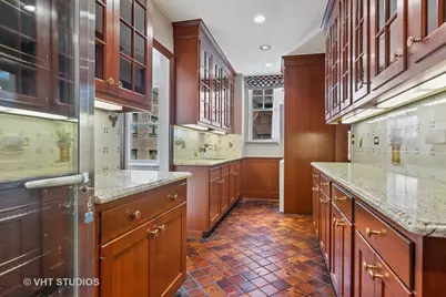 220 E Walton Place #9W, Chicago, IL 60611 - Photo 8