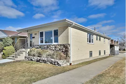 5435 N Mobile Avenue, Chicago, IL 60630 - Photo 2