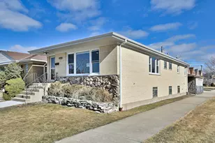 5435 N Mobile Ave, Chicago, IL 60630 - Photo 2