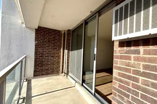 420 W Belmont Ave, Chicago, IL 60657 - Photo 10