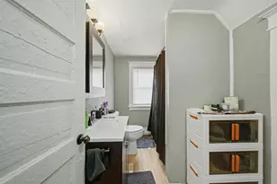 412 W 4th St, Sterling, IL 61081 - Photo 6