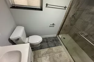 6438 N Fairfield Ave, Chicago, IL 60645 - Photo 10