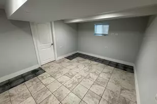 6438 N Fairfield Ave, Chicago, IL 60645 - Photo 8