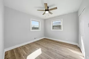 8516 Austin Ave, Burbank, IL 60459 - Photo 12